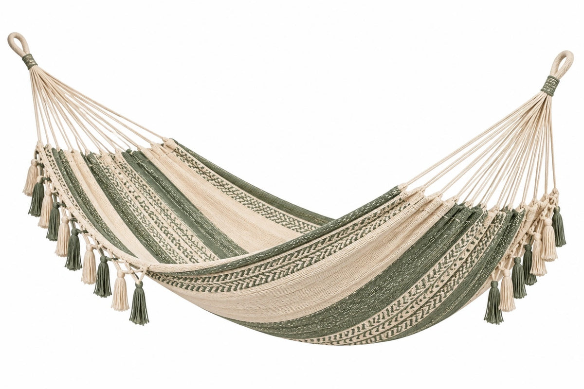 Amaca 200 x 150 cm in corda tessile verde e beige - sospesa con frange decorative